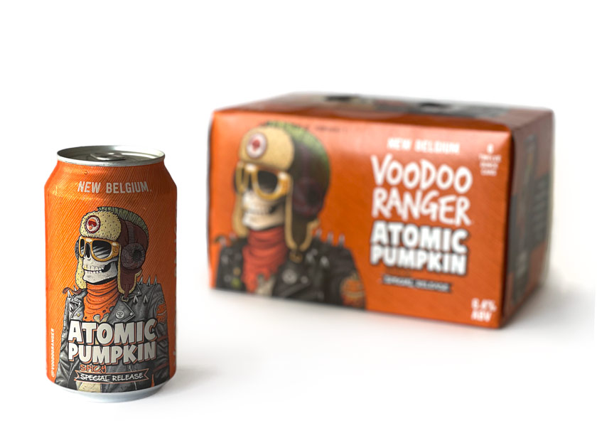 New Belgium's Voodoo Ranger Atomic Pumpkin Ale beer in a 12-ounce can with a 6-pack box in the background.